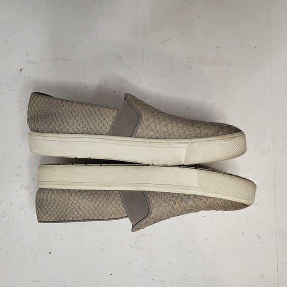 Vince Snake Skin Slip-On Sneaker Size 7 - Picture 9 of 13